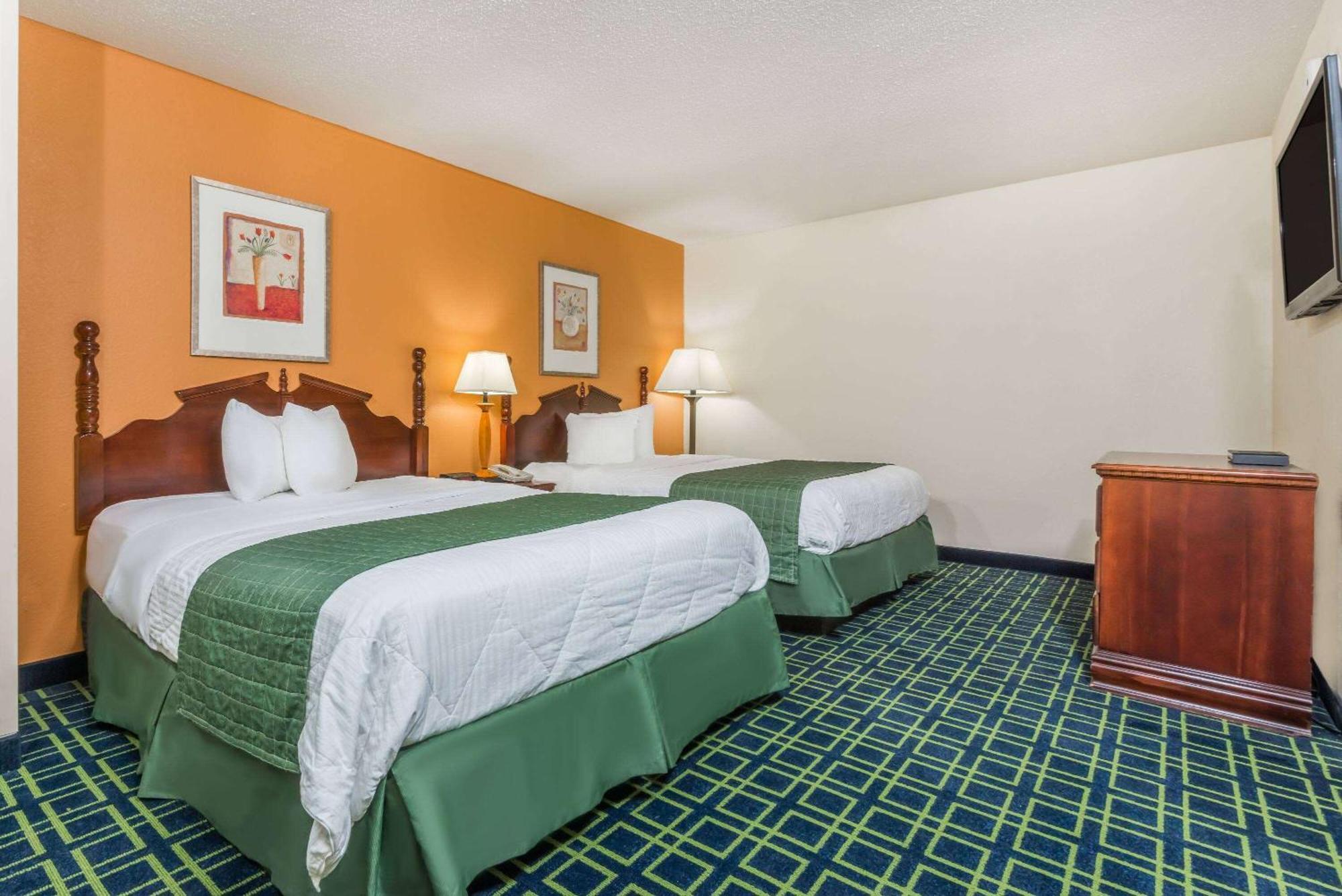 เบย์มอนต์ บาย วินด์แฮม กรีนส์เบิร์ก Hotel Greensburg ภายนอก รูปภาพ