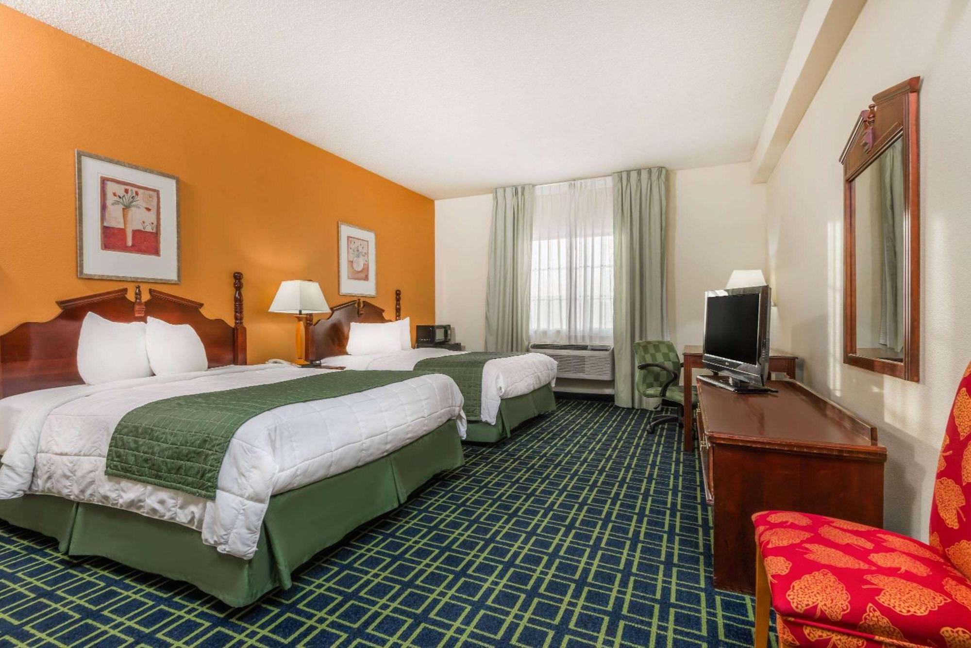 เบย์มอนต์ บาย วินด์แฮม กรีนส์เบิร์ก Hotel Greensburg ภายนอก รูปภาพ