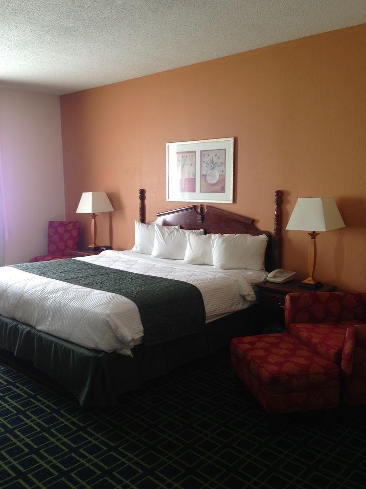 เบย์มอนต์ บาย วินด์แฮม กรีนส์เบิร์ก Hotel Greensburg ภายนอก รูปภาพ